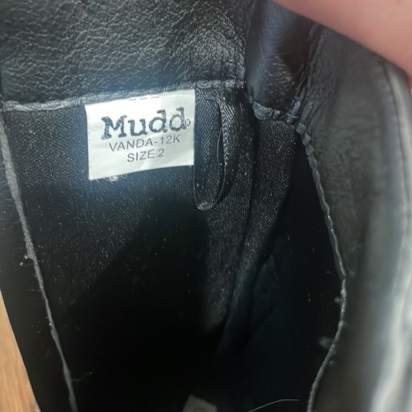 Black size 2 girl boots - Picture 6 of 6